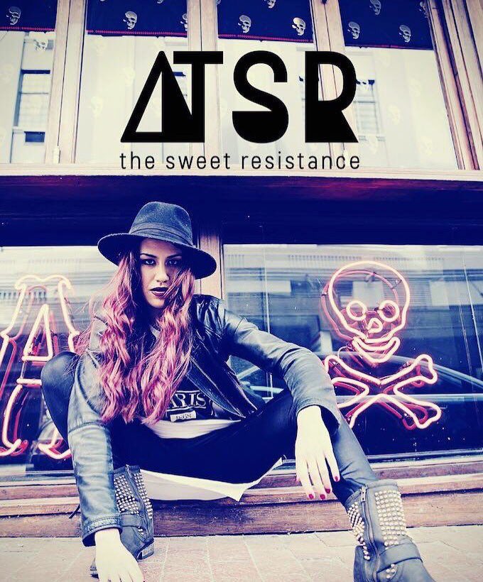 Break These Chains just had it's first play on 5FM tonight! So yeah... We're having a pretty good start to the week 😎 How was your Monday?