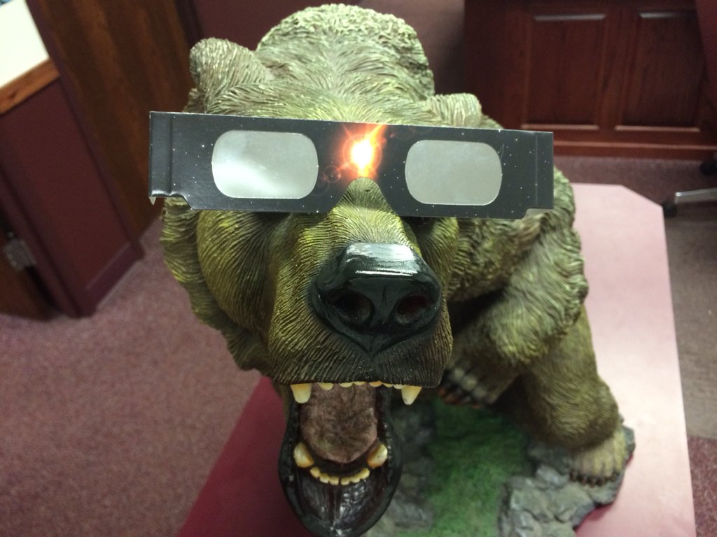 CoachJonLeamy's tweet photo. Everyone had #EclipseFever today! https://t.co/QV6qHIWc75