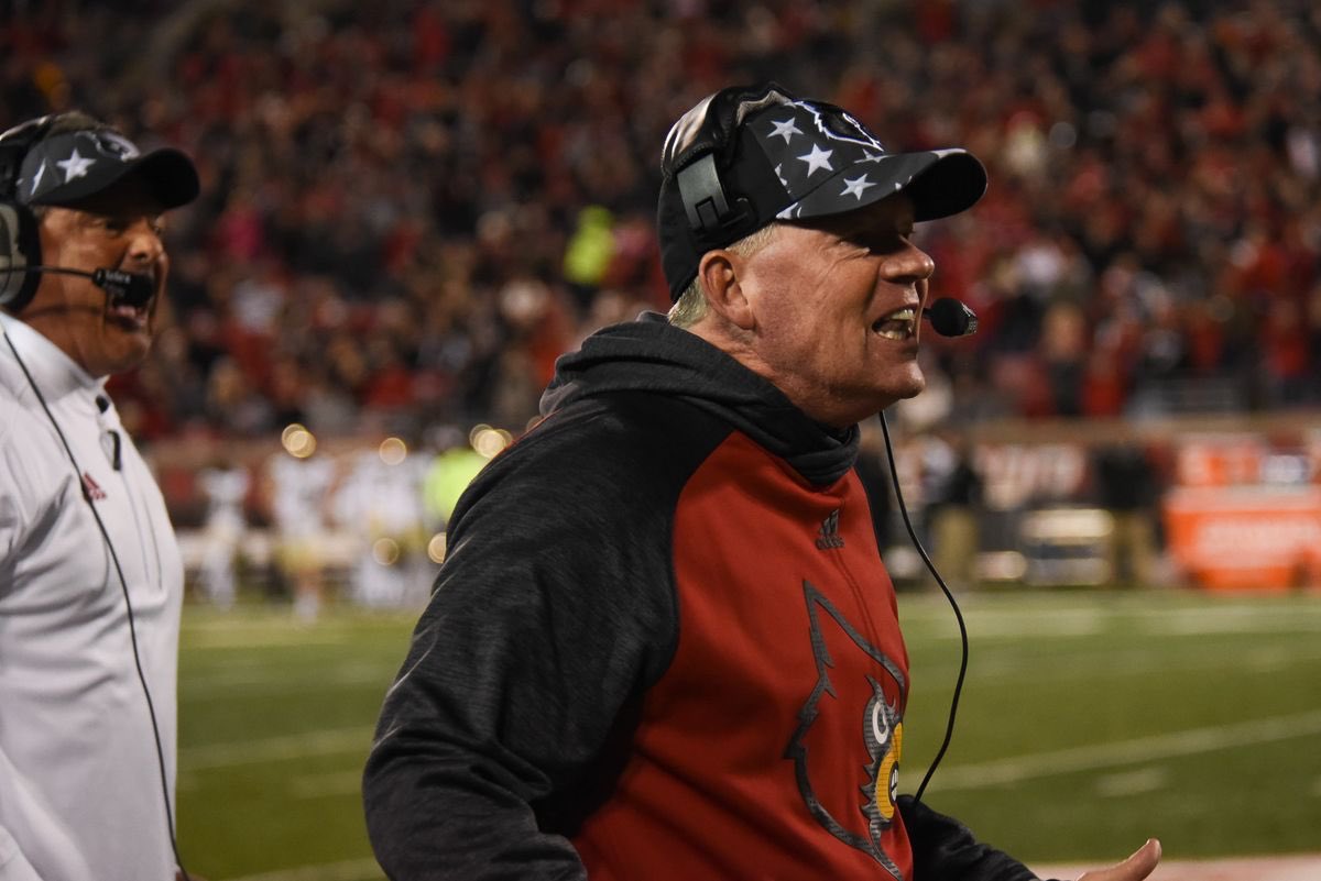 UoflUpdates's tweet photo. Cards ranked 16th In preseason AP Poll. #GoCards https://t.co/SZmcjjbCXP