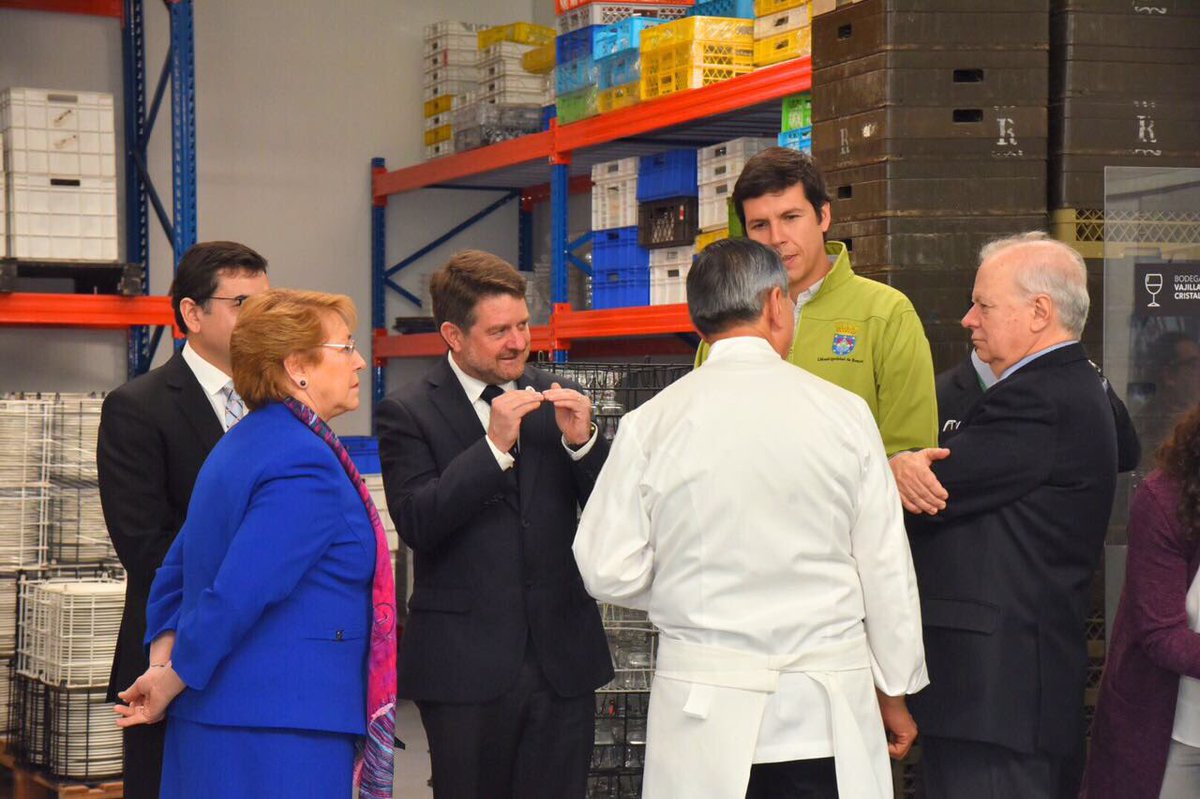 Promover identidad nacional dsd gastronomía y cultura es 1 de objetivos d gob de Pdta <a href="/mbachelet/">Michelle Bachelet</a>, algo en q avanzamos c/Espacio Gastronómico