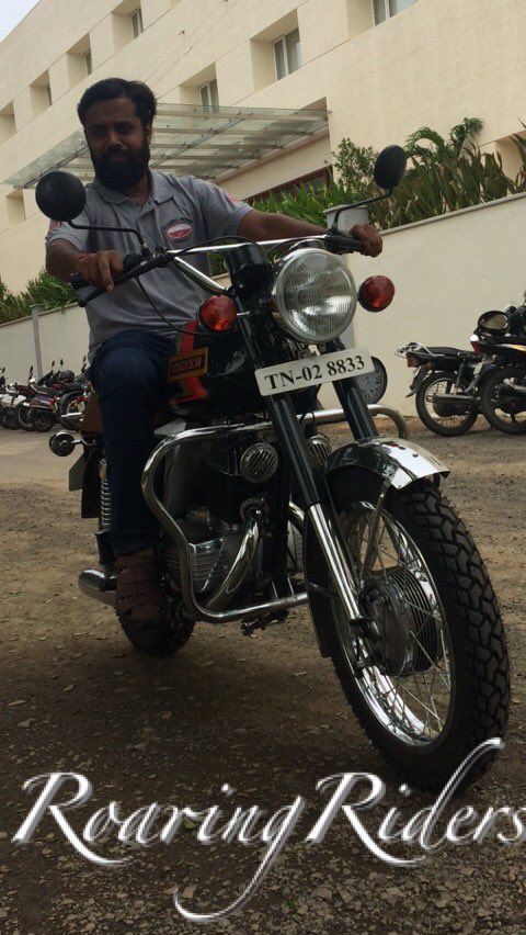#RoaringRider in action.. <a href="/harivrs/">Live n Let Live !</a> checking out Shailesh #Roadking