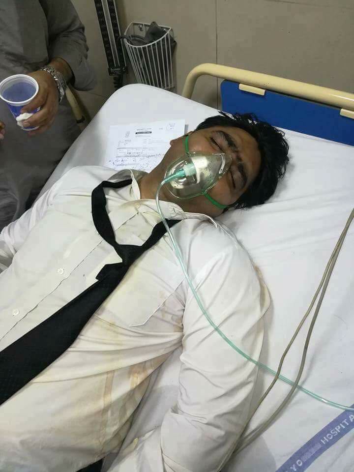 Pbbarcouncil's tweet photo. https://t.co/9LP9TvpW6Y Council condemn brutalities of Punjab Police in  High Court, Lahore  Lawyers will observe full day strike on 22-8-17 https://t.co/1jncZ5I5kj