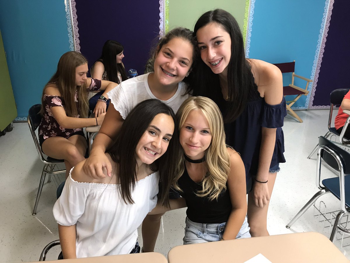 8th grade blue team students in LA class! #cmsopeningday <a href="/109Caruso/">Caruso Middle School</a>