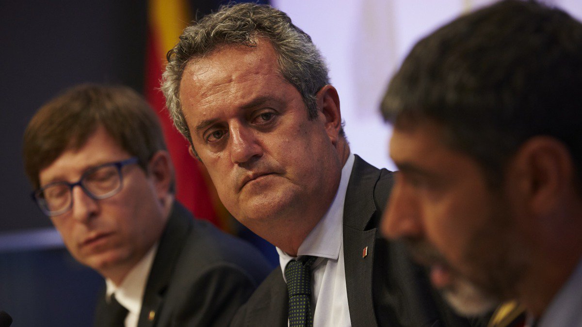 voxnoticias_es's tweet photo. 📰 @vox_es denuncia a Joaquim Forn y a Pere Soler por no colocar los bolardos #QueremosUnaEspañaSegura ➡ https://t.co/Wg5DZNiMQg https://t.co/YhQW6DTmAo