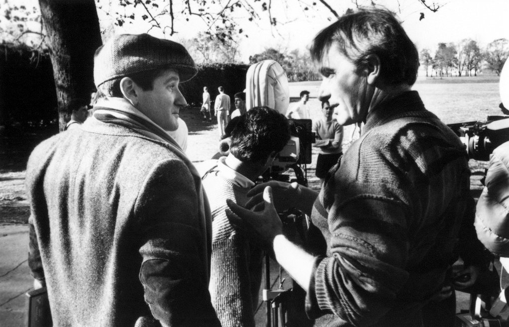 Happy birthday, Peter Weir, pictured on the set of DEAD POETS SOCIETY with Robin Williams. 