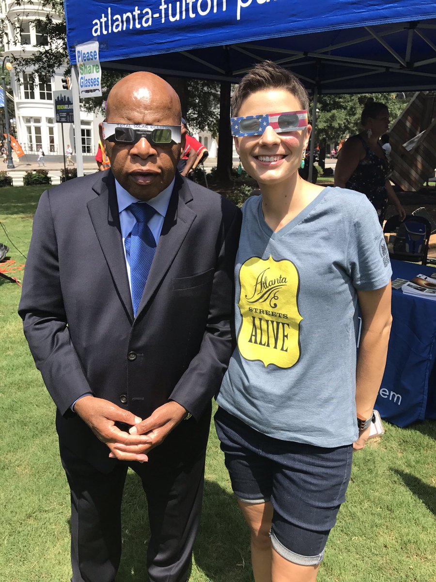 JordyneKrumroy's tweet image. No biggie. Just me and @repjohnlewis about to watch the #eclipse! 🌘