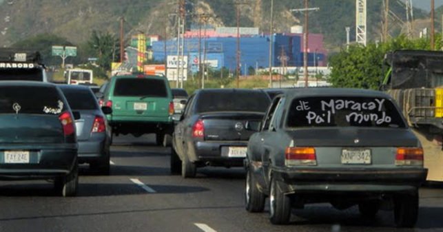 ChiguireBipolar's tweet photo. Joven que escribe en su carro “De Maracay pa’l mundo” se accidenta en Turmero >> https://t.co/exTL2bdImc https://t.co/tYwVg72yMk