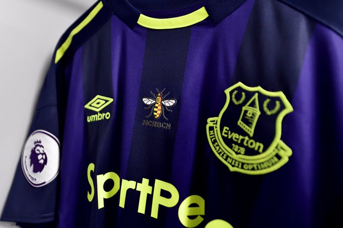 Ver imagem no Twitter Ver imagem no Twitter