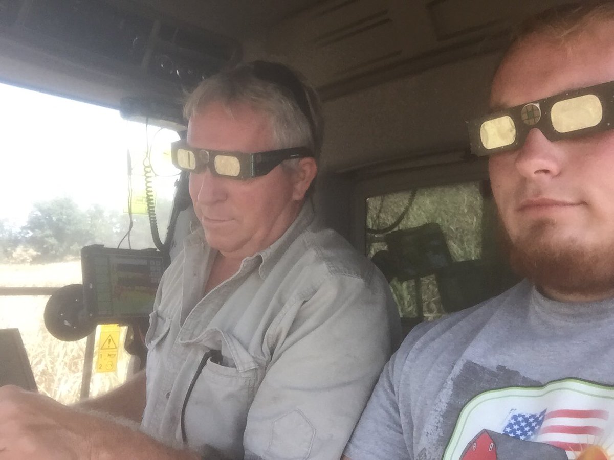 MichaelPanzier's tweet photo. If you wear your eclipse glasses while shelling corn you can't see how bad the yields are. @LancePanzier https://t.co/lPyR39uany
