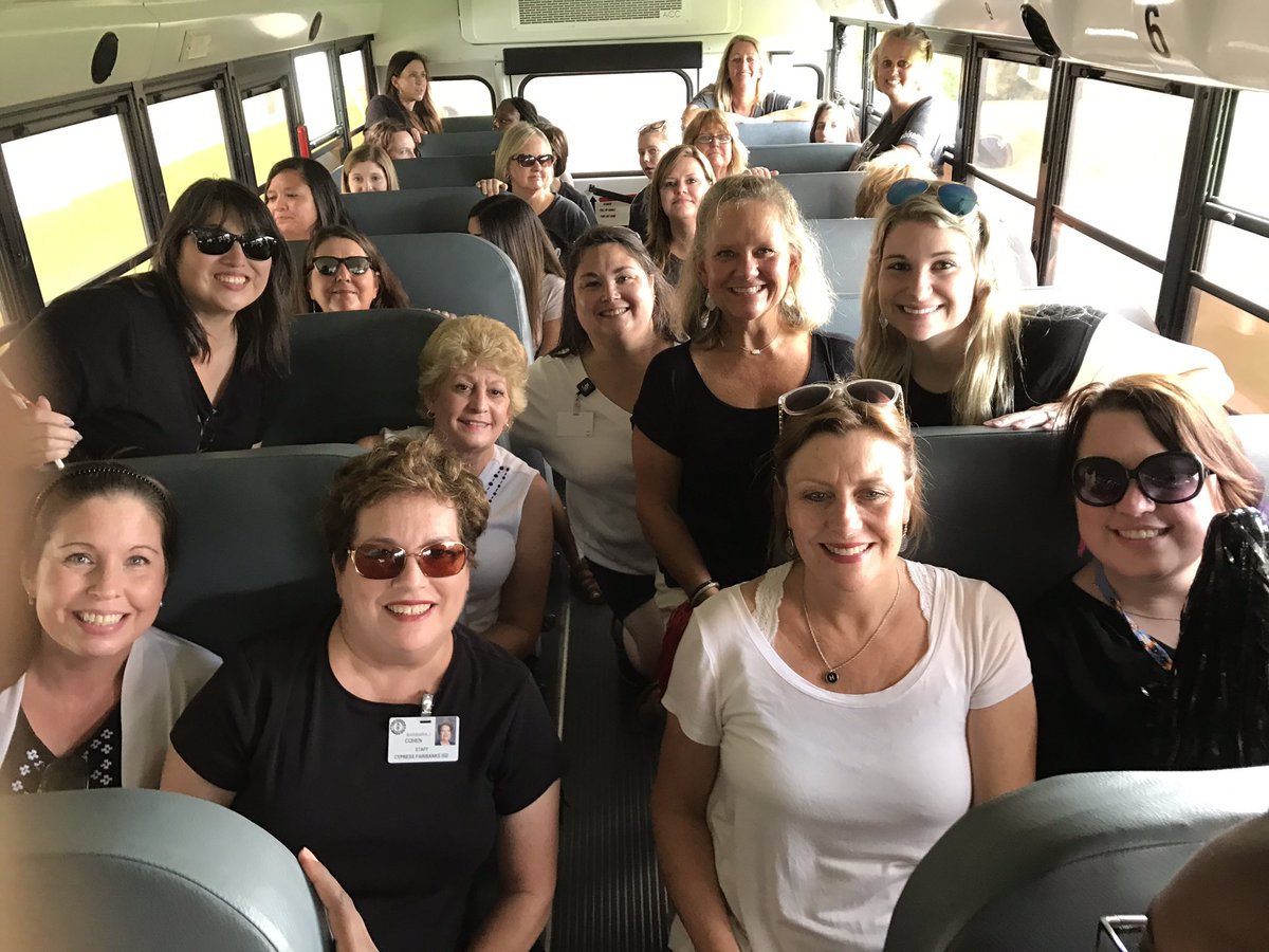 LStegent's tweet photo. Third grade rocking the bus tour! #catchthespirit #bigyellowbus https://t.co/QPZD6eR5mE
