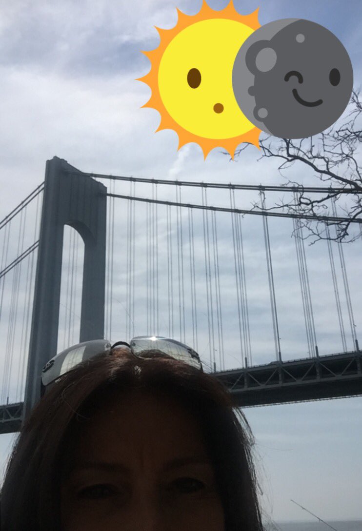 2BUinspiration's tweet photo. Down by Shore Rd under the Verrazano bridge. Getting ready, beautiful view #Brooklyn #shorerd #verrazanobridge #SolarEclipse17 #NYC🌘 https://t.co/1oAJHejnUM