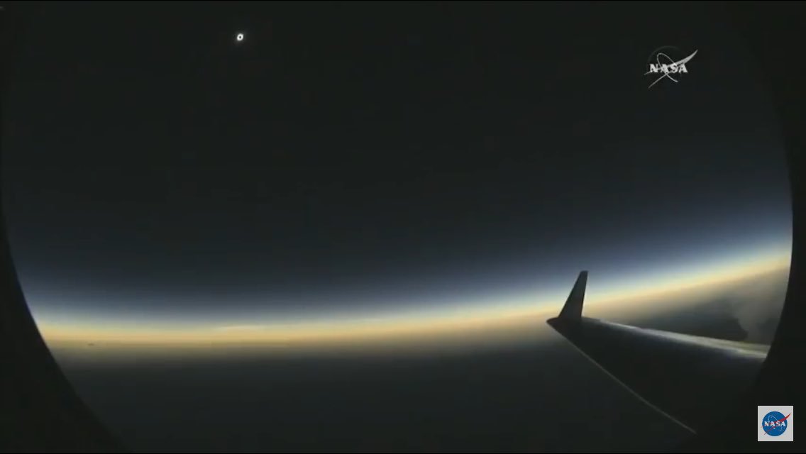 Apuntense's tweet image. El #Eclipse2017 a esta hora en Oregon-USA, cortesía de @NASA: