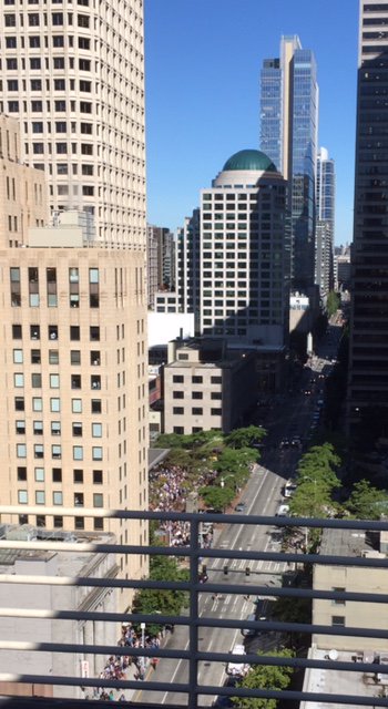 PN_SEA's tweet photo. Watching the eclipse atop Dexter Horton #seattle - where did you check out #eclipse2017? https://t.co/LrqJZT33BF