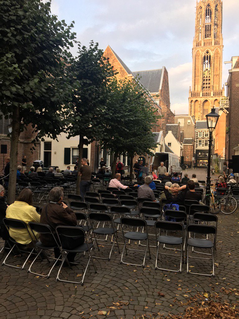 jillesbaartwijk's tweet photo. Zomeravondconcerten @UKV_Utrecht @DomtorenNL 
Er zijn nog plaatsen vrij gratis toegankelijk 🔔 https://t.co/M1jHNqQ5Wg