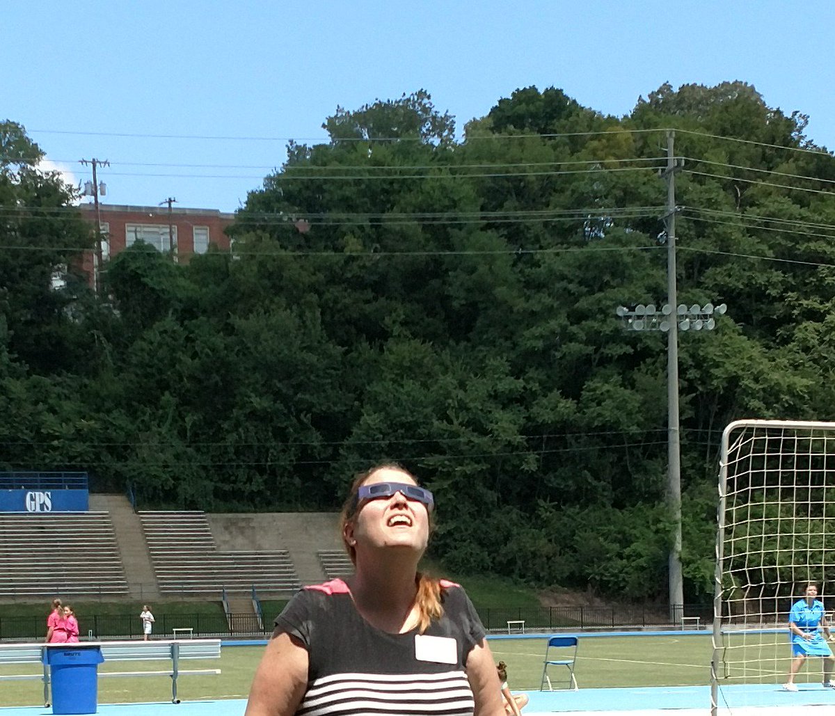 TrishKing6's tweet photo. Finally using our glasses! #GPSeclipse #Eclipse2017 https://t.co/Fca0wHIOM0