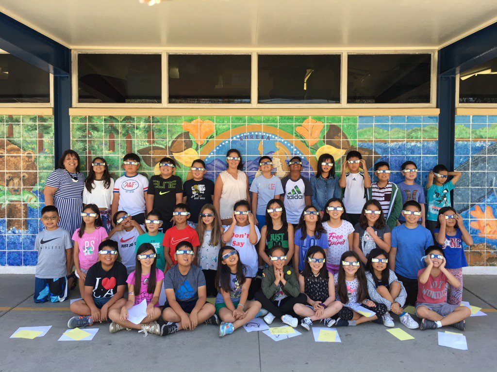 amplaton's tweet photo. Ms. Platon's 5th graders getting ready to view the eclipse! #fsd #fsdlearns #lagunaroad https://t.co/XyufWyusv6