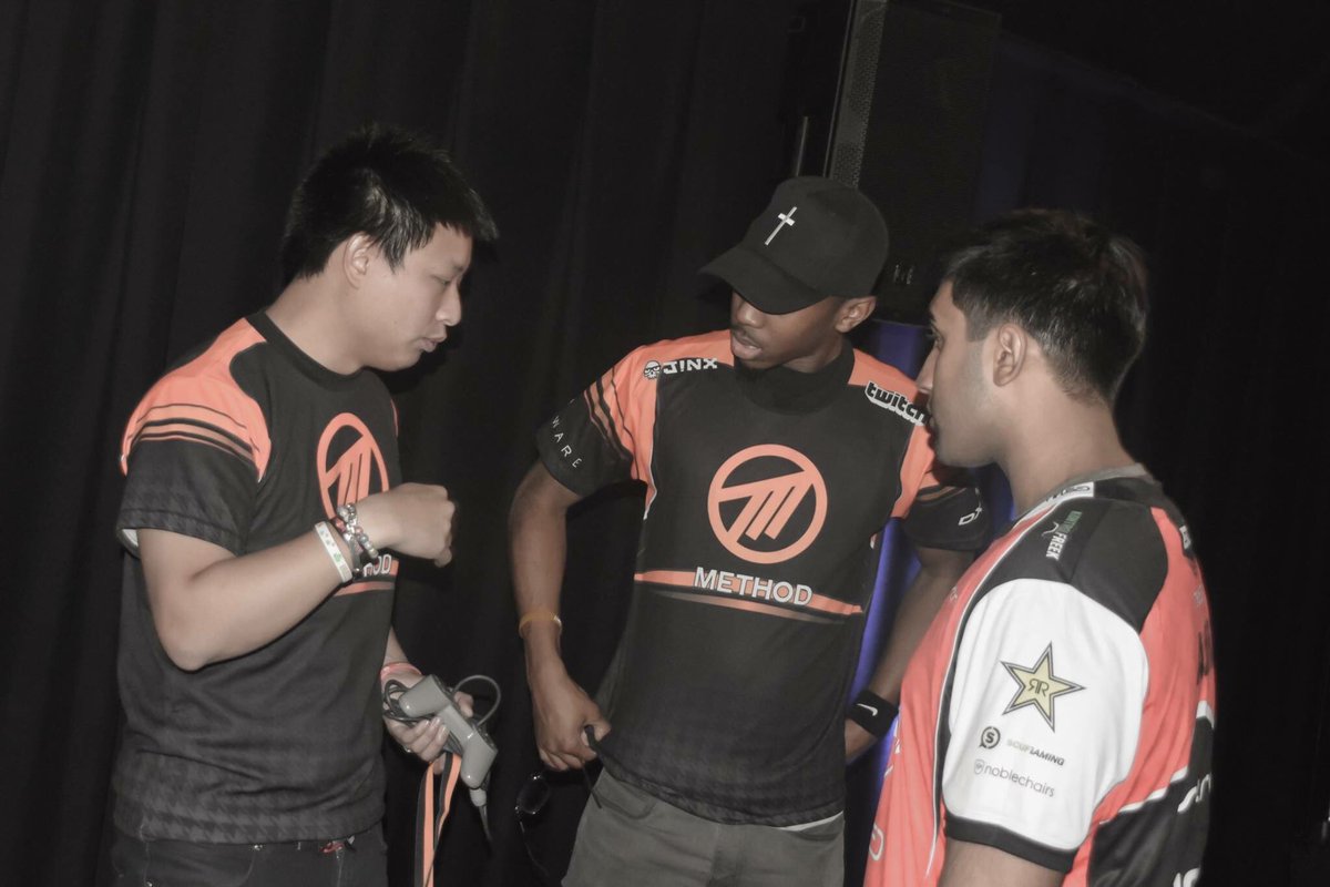 electronicdojo's tweet photo. The VSFighting 2017 Official picture albums are now live!
Day 1: https://t.co/1yb52JKV1R
Day 2: https://t.co/i8xMEaZoRI
#vsf2017 https://t.co/9d25FewKAI