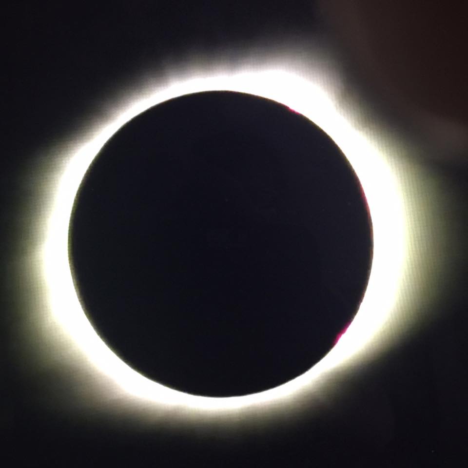 craewill's tweet photo. #TotalityEclipse God's Wonder to behold! #SolarEclipse2017 https://t.co/eKvvlfqLuM