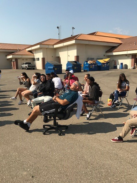 WRHS_Cougars's tweet photo. WRHS  Students and staff experiencing the solar eclipse!  #SolarEclipse2017 #WRHSCougars https://t.co/yru1ulKeJN