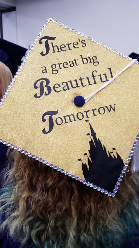 Check out our latest article for 5 things every graduate should know! spoonuniversity.com/healthier/5-th… #gradlife #aftergraduation