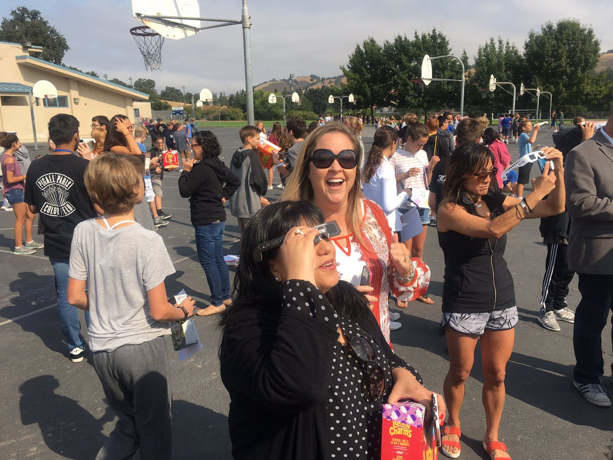 SRVEForg's tweet photo. Thank you @LCMS_Panthers for hosting the SRVEF Staff for the #EclipseSolar2017! #srvusdeclipse https://t.co/zMfVXKEJpt
