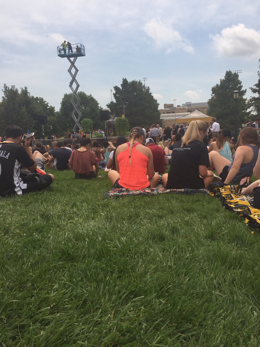 AliDawson1980's tweet photo. #eclipseatmu #totaleclipse #solareclipse #eclipse #mizzou it's happening soon ... https://t.co/44sgc2nKXD