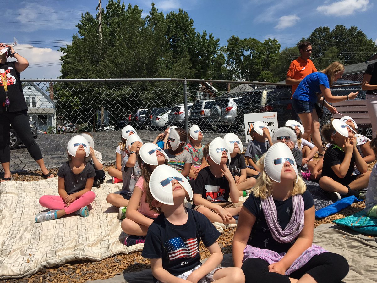 badentracy1's tweet photo. So much fun in the sun - and moon! #solareclipse #wgbuzz https://t.co/P4UwTpyFw1