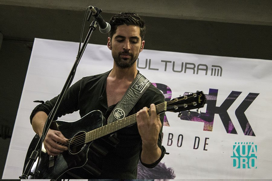RevistaKuadro's tweet photo. Trekk (@rickytrech) triunfa en su primera presentación en vivo en el @MetroCDMX 😎🎶 https://t.co/jgKdlEt9V2 https://t.co/7mmsWH7UZF