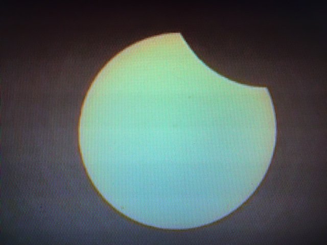 ShastriRadha's tweet photo. First glimpse of the 2017 Solar eclipse from Salem, OR courtesy @NASA !! Do you miss being an astronaut ? https://t.co/evD2HAwoI1