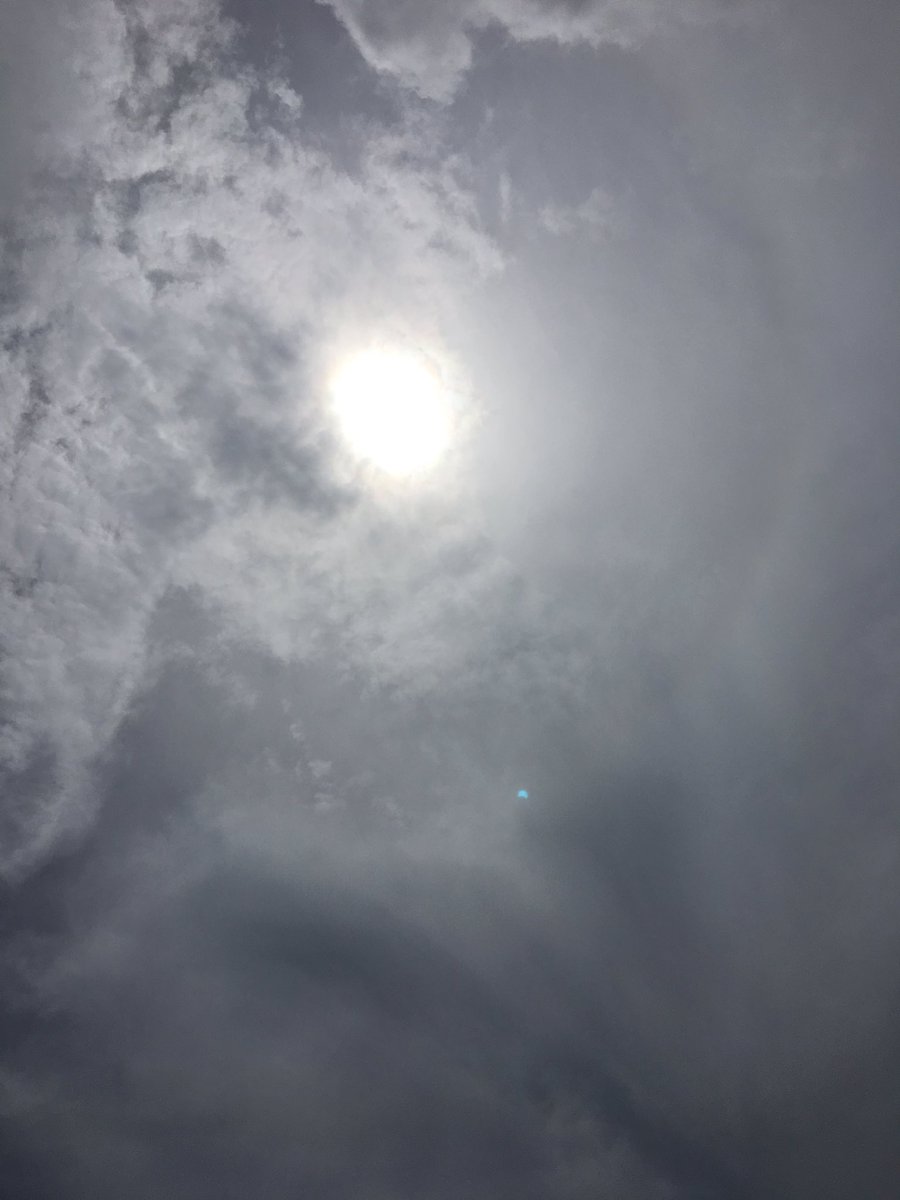 BetterBeachRS's tweet photo. Waiting on the eclipse! #solareclipse2017 https://t.co/2QAPxlGSKx