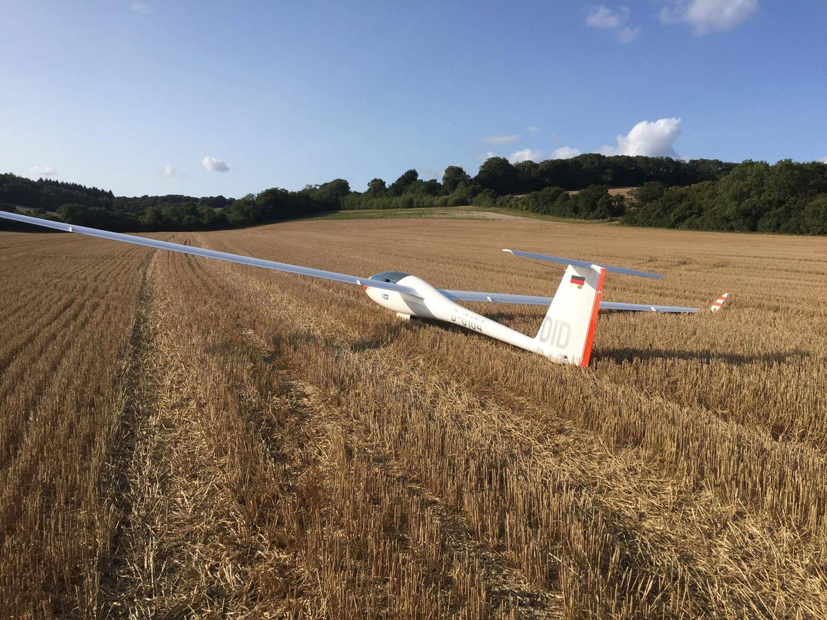 HolybourneCC's tweet photo. Never had this happen before but Glider stopped play Saturday as this crash landed in field next to us, thankfully pilot was fine #topgun https://t.co/NQ8bK5p7vo