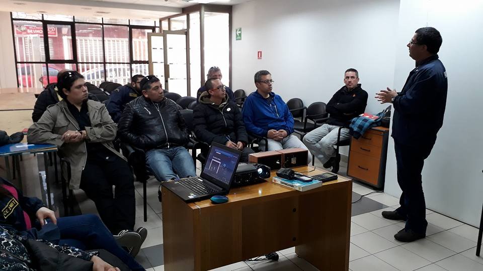 CE2RSA's tweet image. Preparación de nuevos radio aficionados en San antonio. @CA2OAW_Quilpue