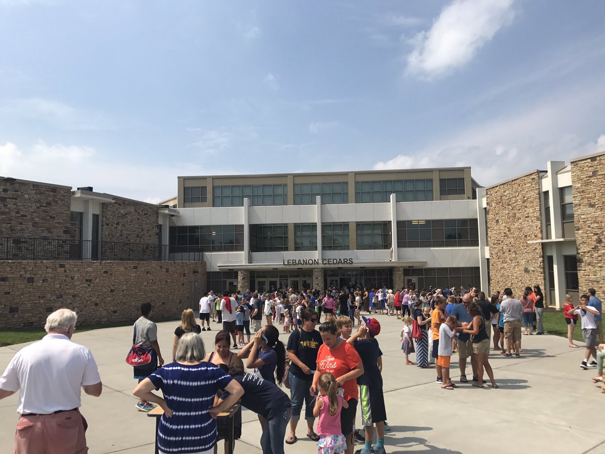 The crowd is ready for the eclipse!