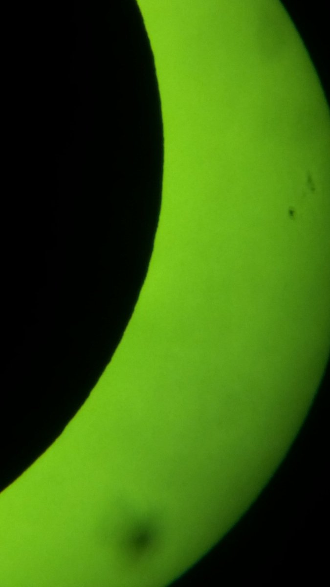 SusanEPayne's tweet image. Picture from our back deck using our telescope.