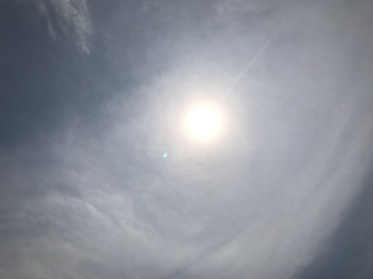 upgruv's tweet photo. Hey it's the sun https://t.co/tbjLuZnxyN