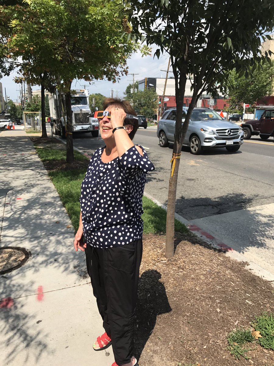 ricebilldc's tweet photo. Watching #dceclipse @Tenleytown_DC @MiddleCMusic https://t.co/nvgrDNgBva