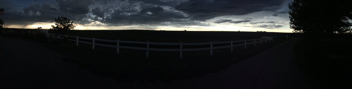 32_County's tweet image. Sunset in every direction! #NEeclipse #fjtour17