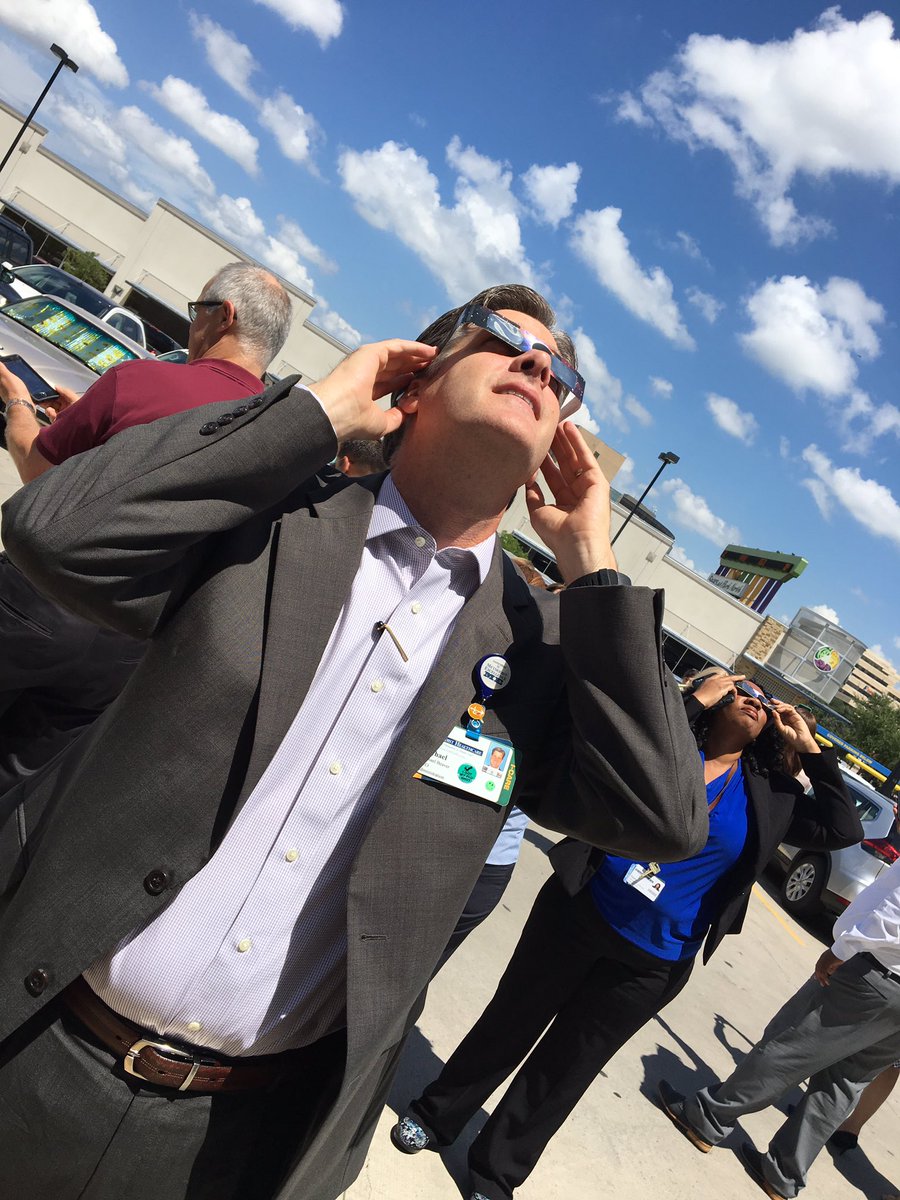 MarcTraci's tweet photo. #MHSeclipse2017 https://t.co/UYEO358Nnv