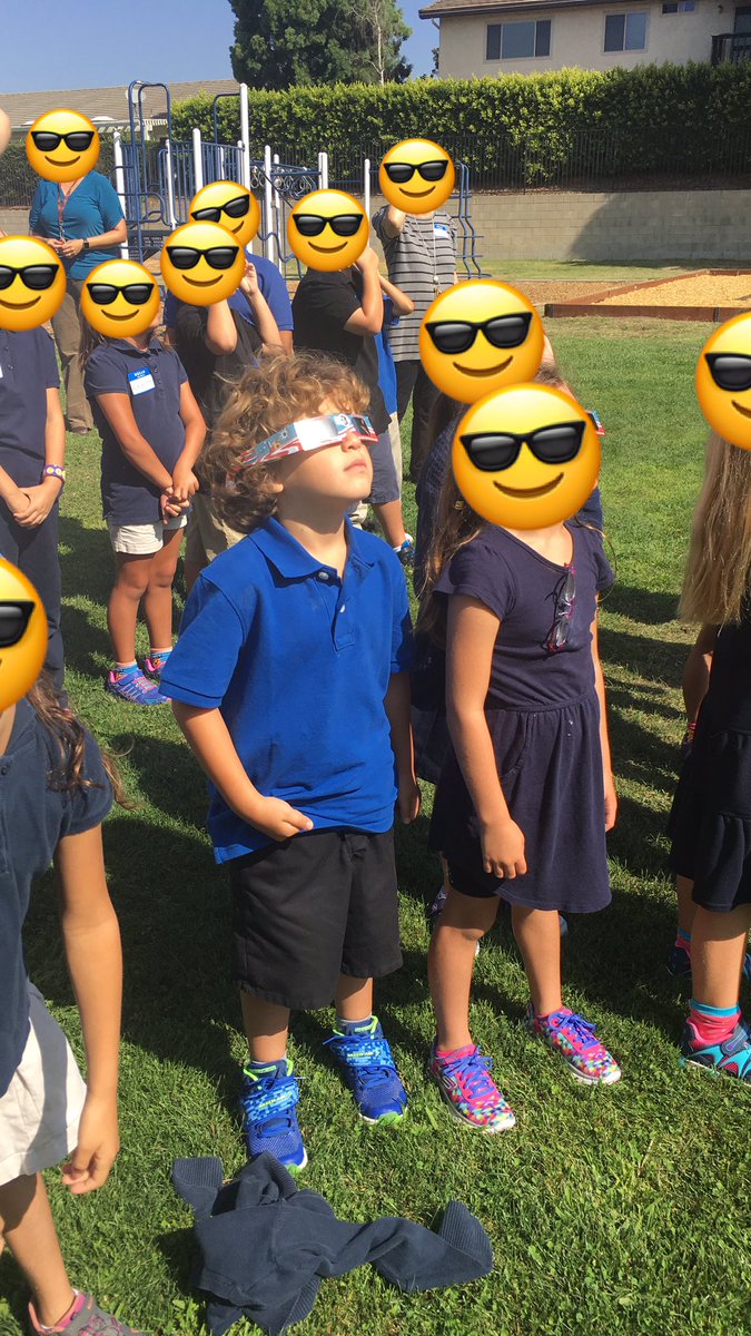 OceanMaturo's tweet photo. Casually watching history happen 😎 #EclipseDay #SolarEclipse https://t.co/y4yA2Jn3YW