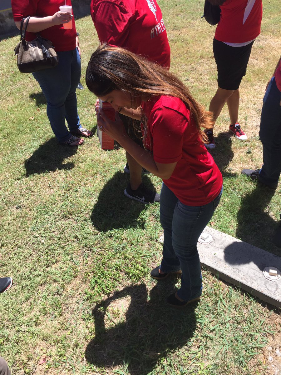 s_swanson05's tweet photo. Baker MS Eclipse Viewing Party! Thanks Mrs Marsh! #EclipseSolar2017 #BroncPride #Baker https://t.co/Ly6XdFydtP