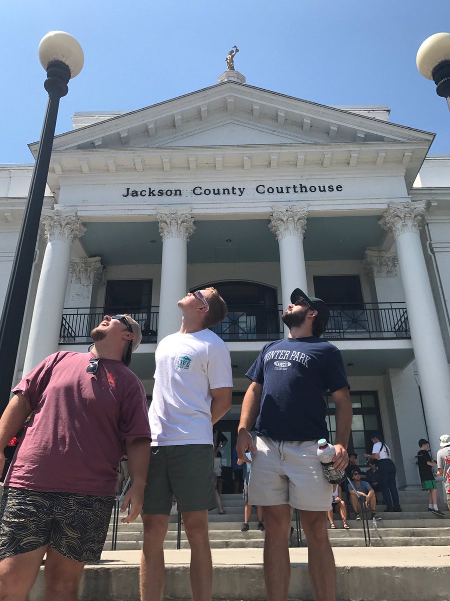 VisitJacksonNC's tweet photo. Clear skies and #totalsolareclipse in #SylvaNC #NCeclipse https://t.co/httuumod7G