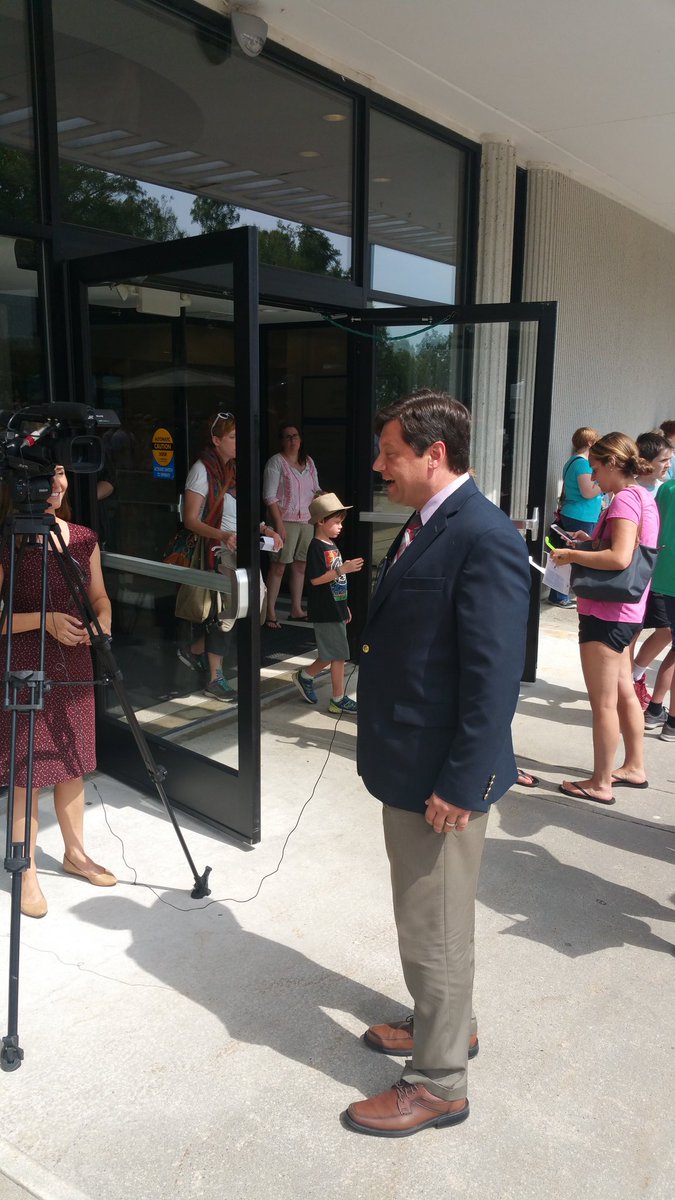 #USPS Worcester Postmaster Dan O'Neil speaks to channel 3 viewers as we await the #EclipseStamp special dedication at the #Ecotarium