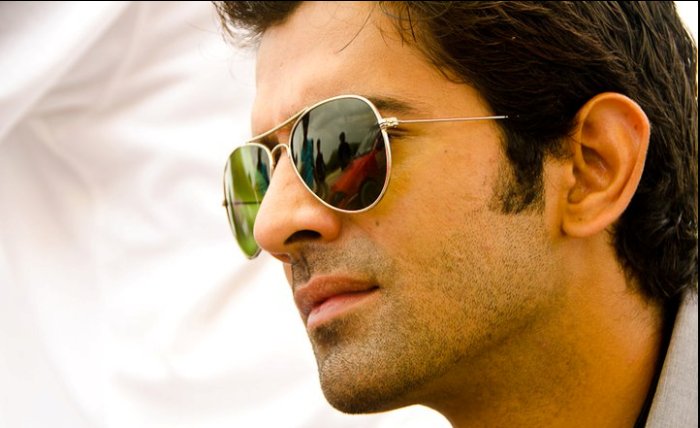 B HAPPY BIRTHDAY 

Happy birthday from the blasters foundation to our very own (Barun Sobti) 