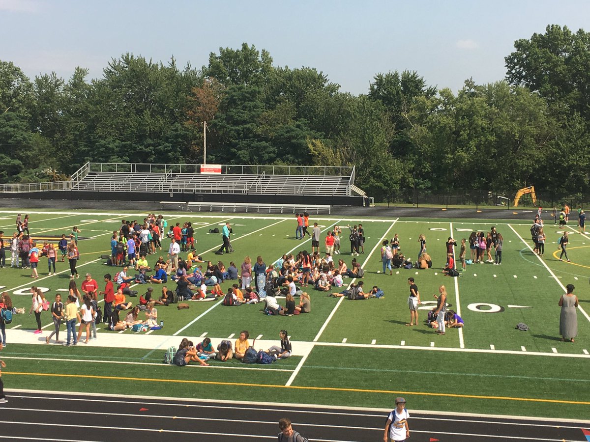 MrRistau_BMS's tweet photo. #SolarEclispe2017 #beachwoodmiddleschool https://t.co/GzOrZAYdk9