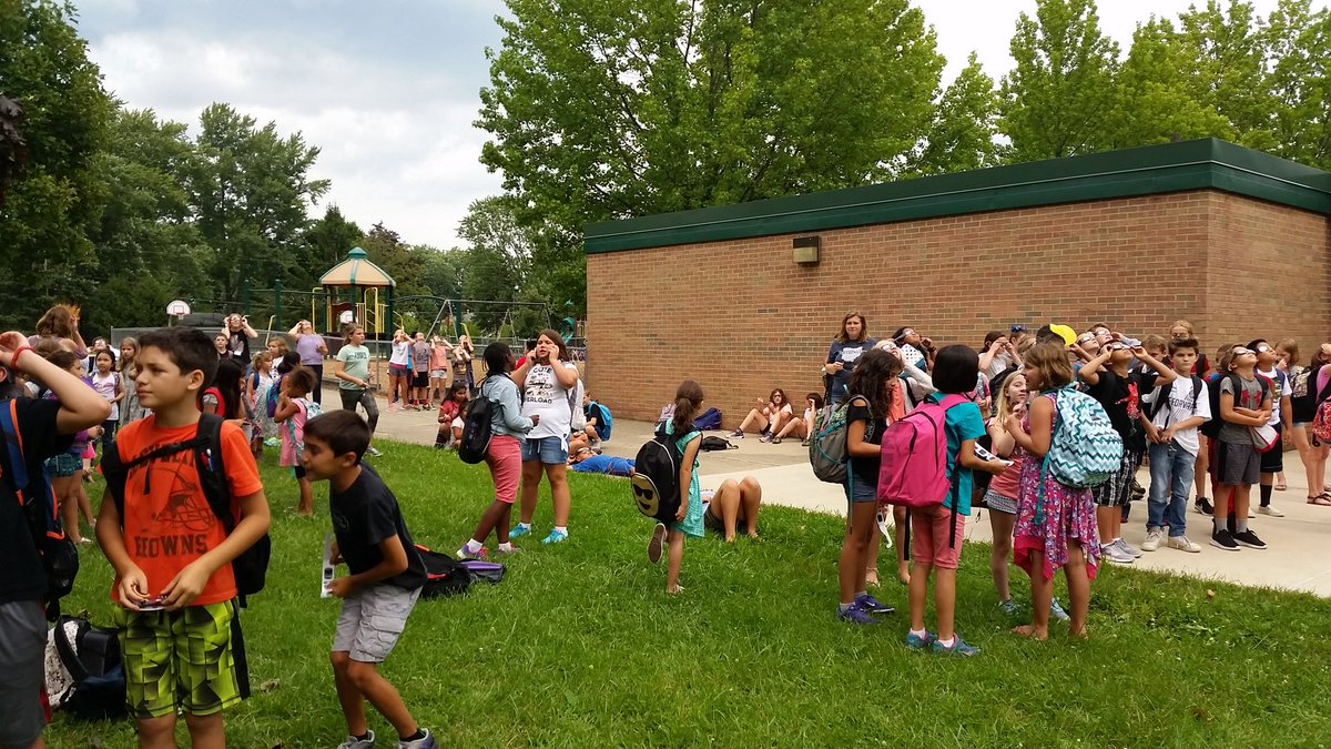 bsidefive's tweet image. #itsworthit #SolarEclipse2017 #angularsize