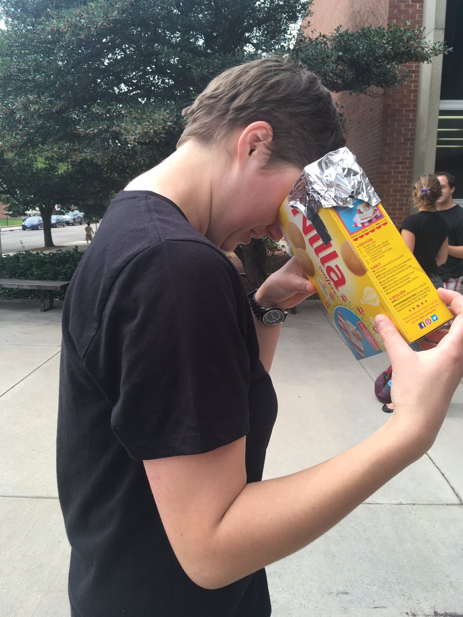 LIVE from madison, WI! #SolarEclipse2017 #nillawafers