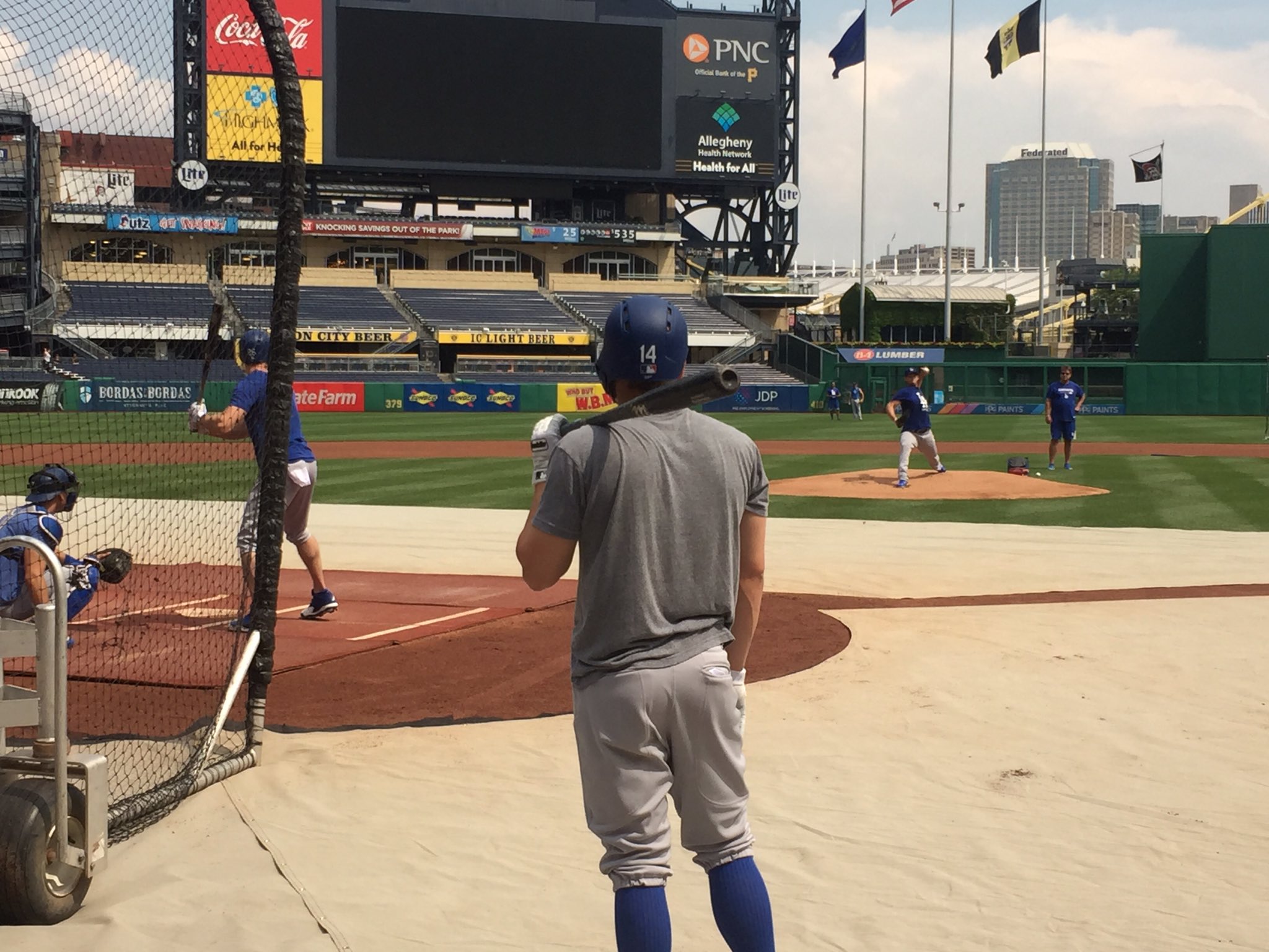 Former Dodgers Chase Utley, Kiké Hernandez Enjoyed Unexpected Friendship