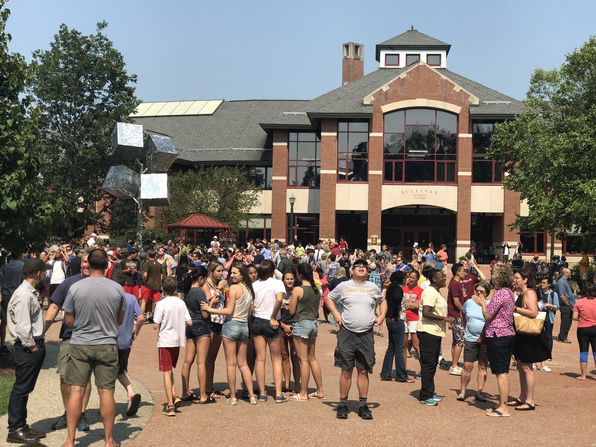 YesWeCanton's tweet photo. A large gathering of folks at @StLawrenceU fearing the end of the world. Wait, someone just told us it's only #Eclipe2017 Not Armageddon https://t.co/ybaKHnTUSN