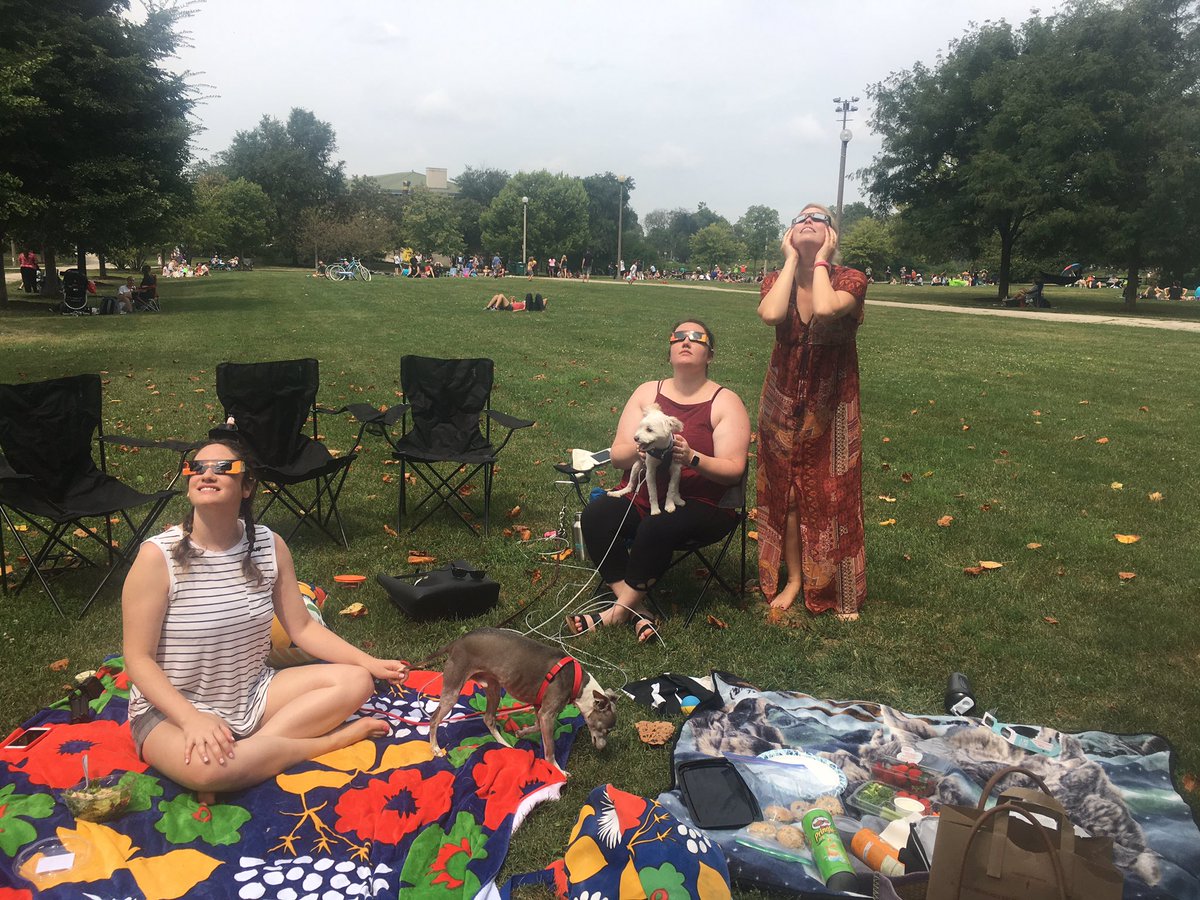 WorldlyStrategy's tweet image. Worldly Strategies #eclipse viewing party! 🌘