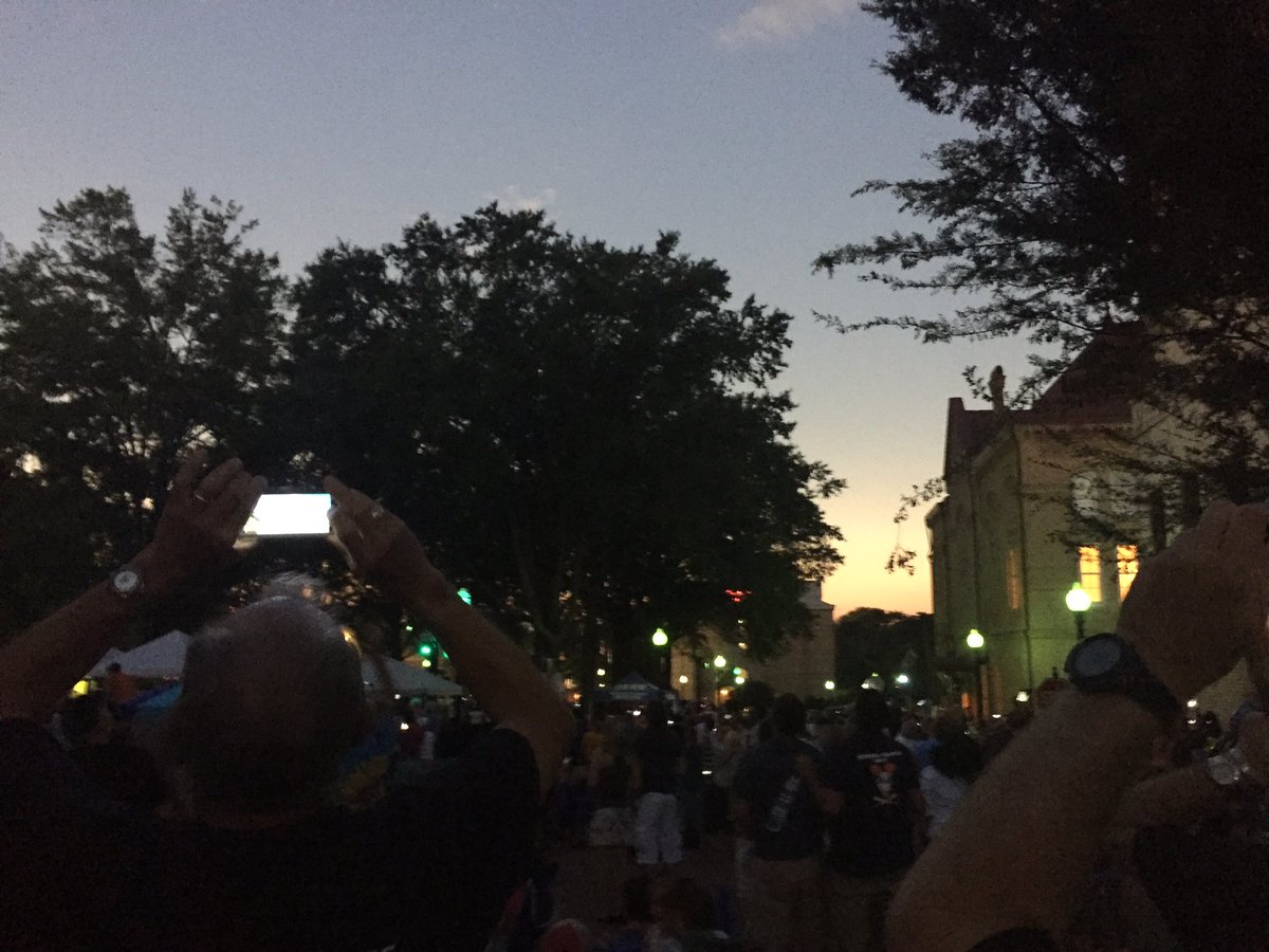 SpecNews1RDU's tweet photo. Totality moments ago from Newberry SC. #Eclipse2017 #EclipseSN https://t.co/epiHGSFWsD